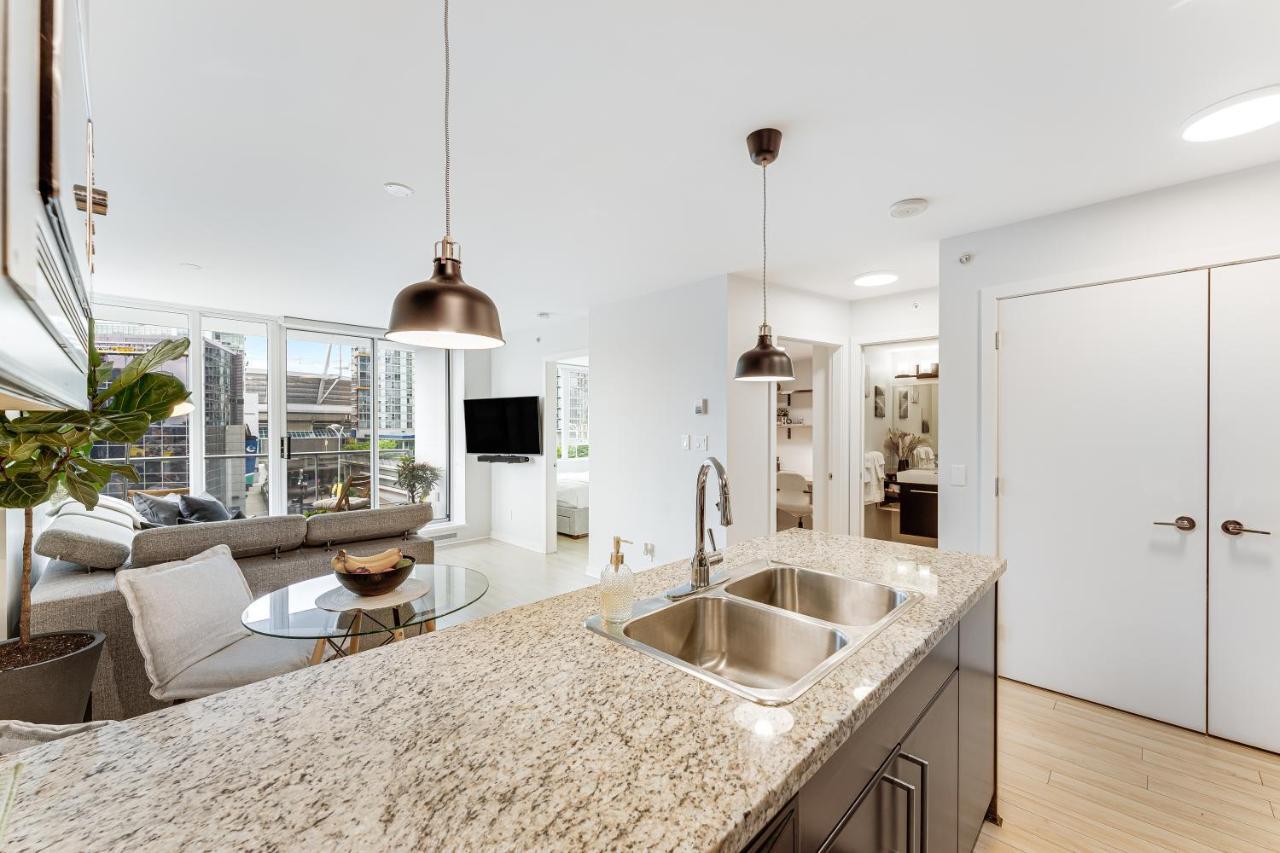 Heart Of Downtown 1 Bd Entire Condo - Pool, Gym, Parking, Office, Ac Vancouver Exterior foto