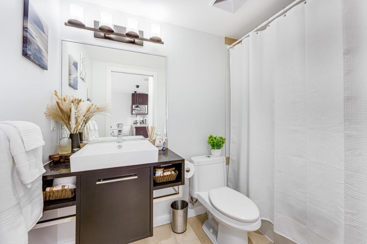 Heart Of Downtown 1 Bd Entire Condo - Pool, Gym, Parking, Office, Ac Vancouver Exterior foto